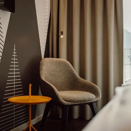 View - Incl Joker Card In Summer Hotel