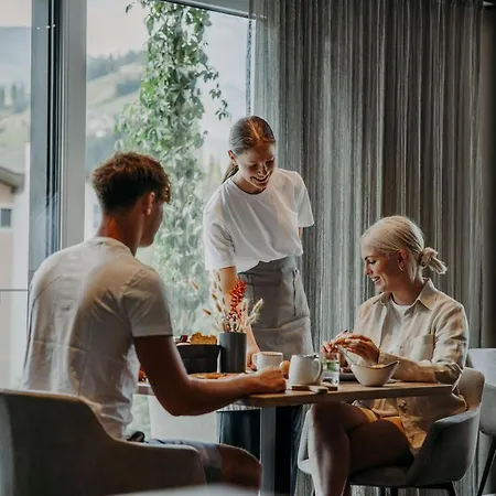 View - Incl Joker Card In Summer 3*