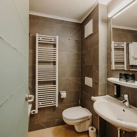 View - Incl Joker Card In Summer Hotel