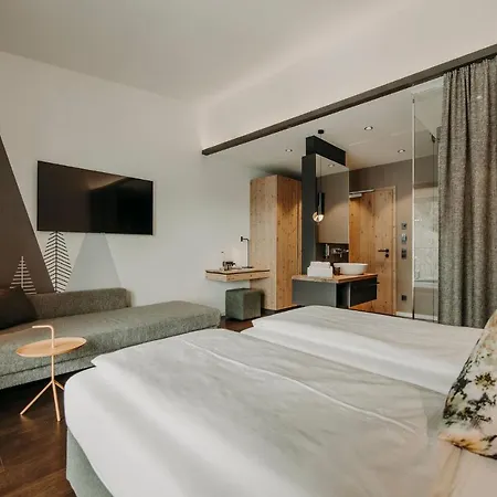 View - Incl Joker Card In Summer Hotel