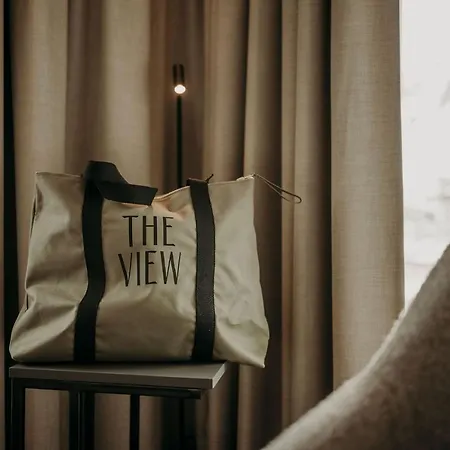 View - Incl Joker Card In Summer 3*