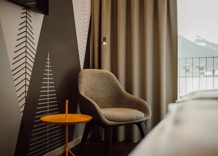 View - Incl Joker Card In Summer Hotel