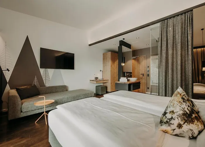 View - Incl Joker Card In Summer Hotel