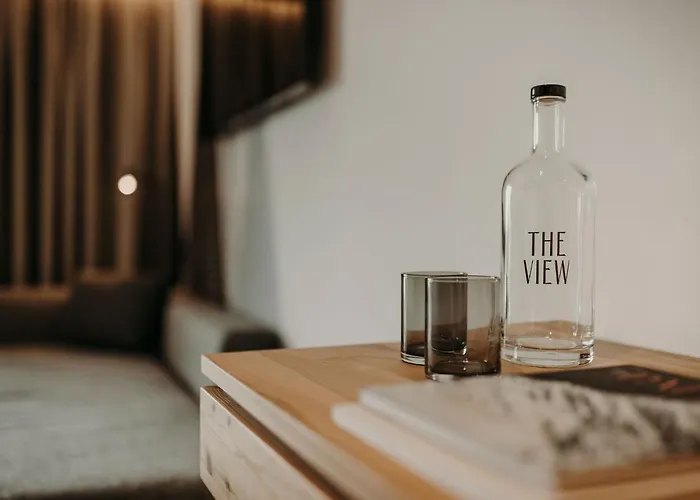 View - Incl Joker Card In Summer 3*